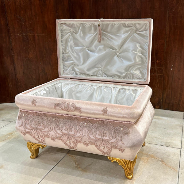 Luxurious Velvet Jewelry Boxes with Intricate Embellishments