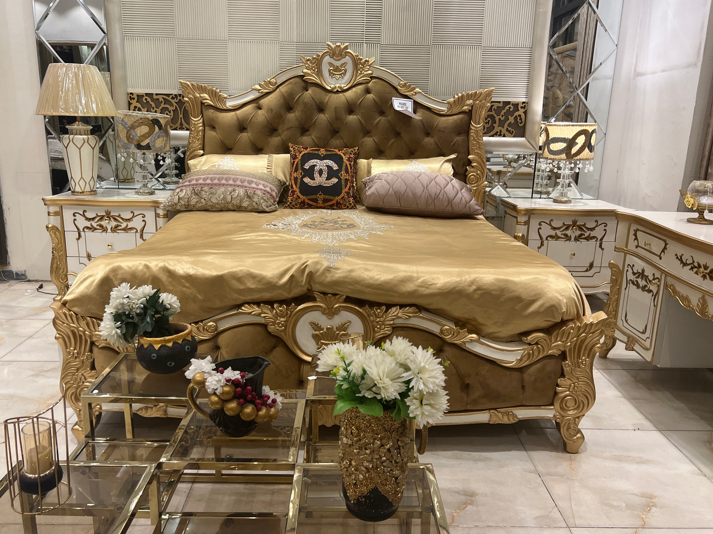 Gulleria Bedroom Set