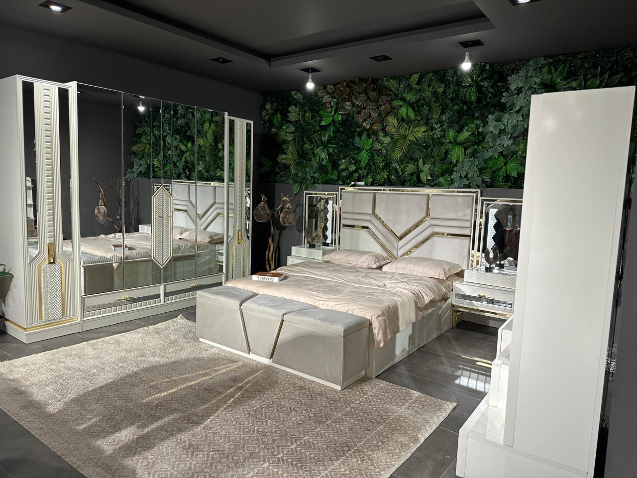 Luxury Modern Bedroom Set with Geometric Headboard, Velvet Bench, and Mirror Accents in Sleek Design